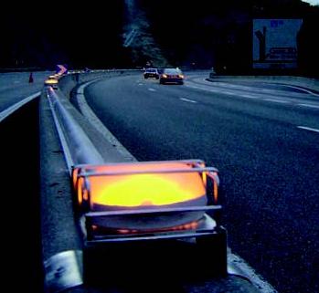 LED Solar Light Markers MK6 Armor Studs Installed On Concrete Jersey Barrier